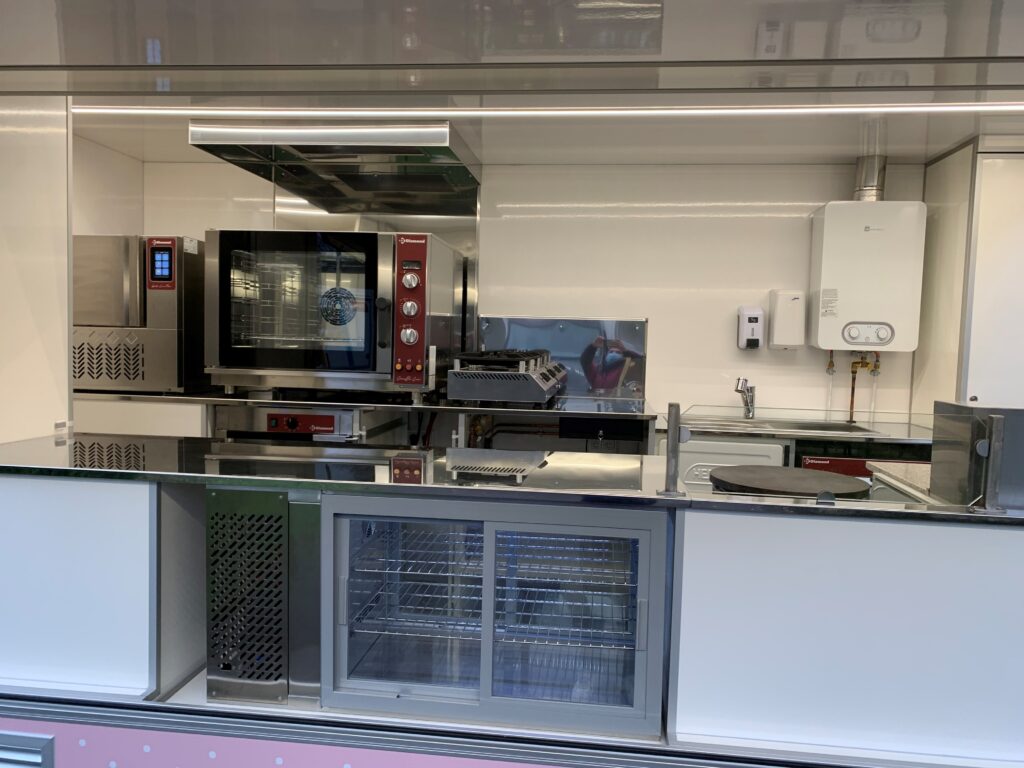 Camion boulangerie-pâtisserie