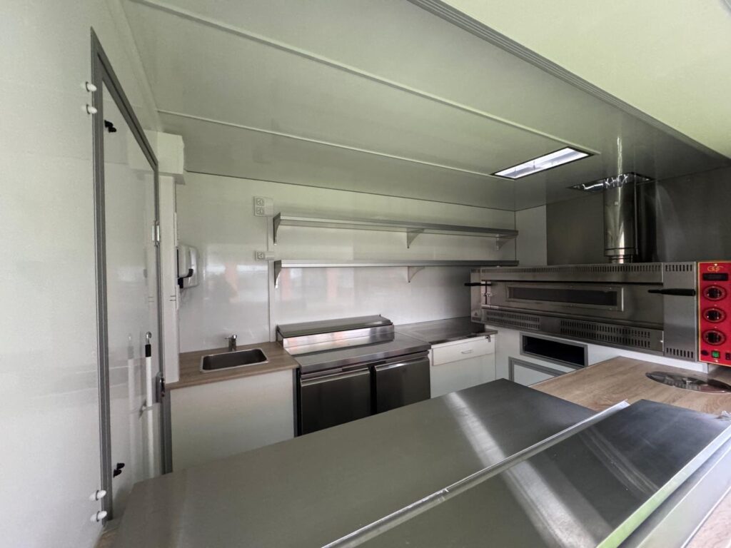 location remorque pizzeria professionnelle espace preparation